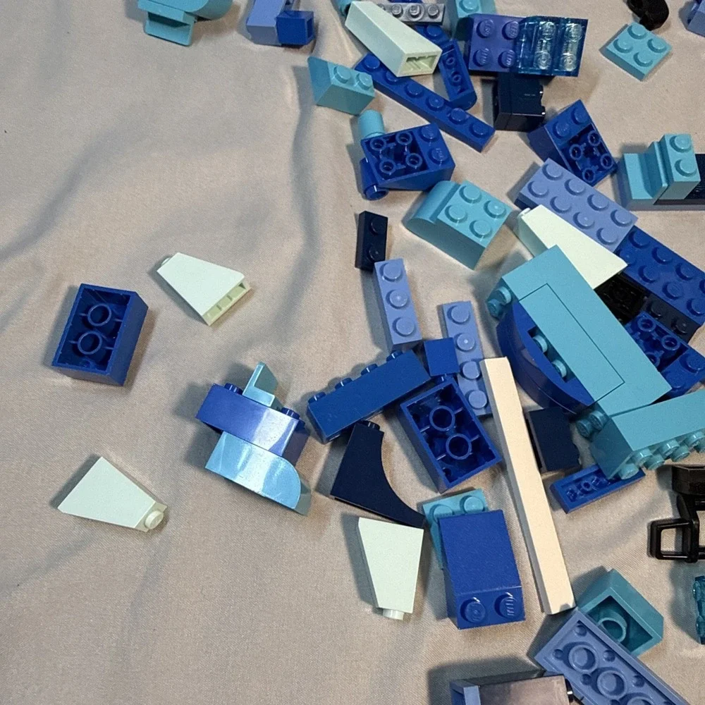 LEGO Bulk Blue Bricks Bundle - Mix of Classic Pieces, Slopes & Parts Loose